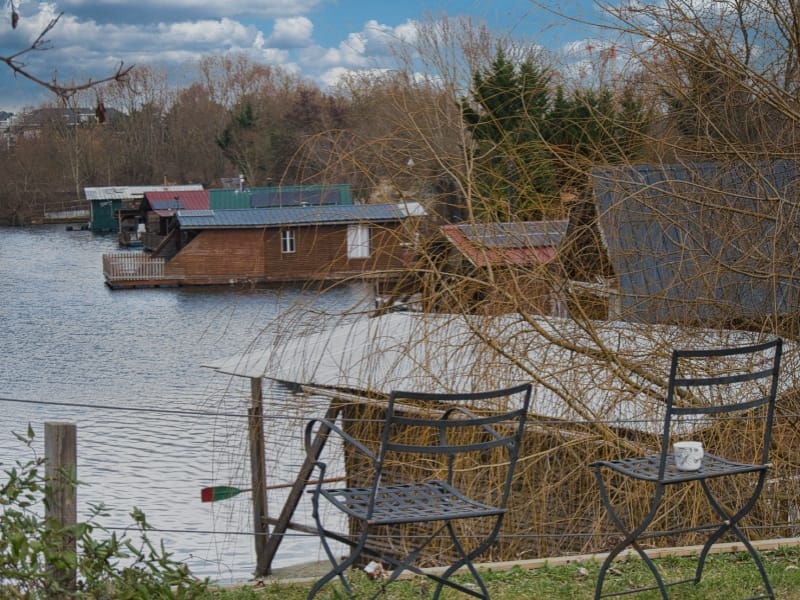 Les chalets flottants de l'étang de la Galiotte. 8 les chalets flottants de l'étang de la Galiotte Escapades amoureuses