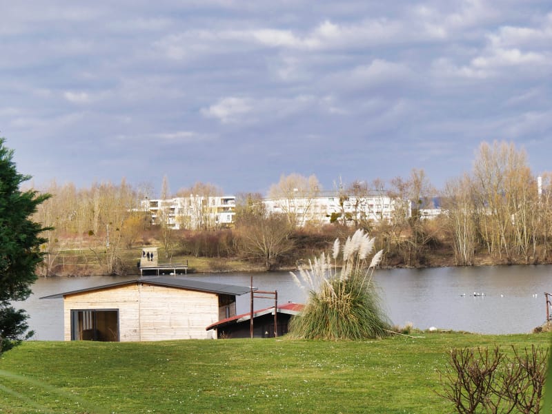 Les chalets flottants de l'étang de la Galiotte. 6 les chalets flottants de l'étang de la Galiotte Escapades amoureuses