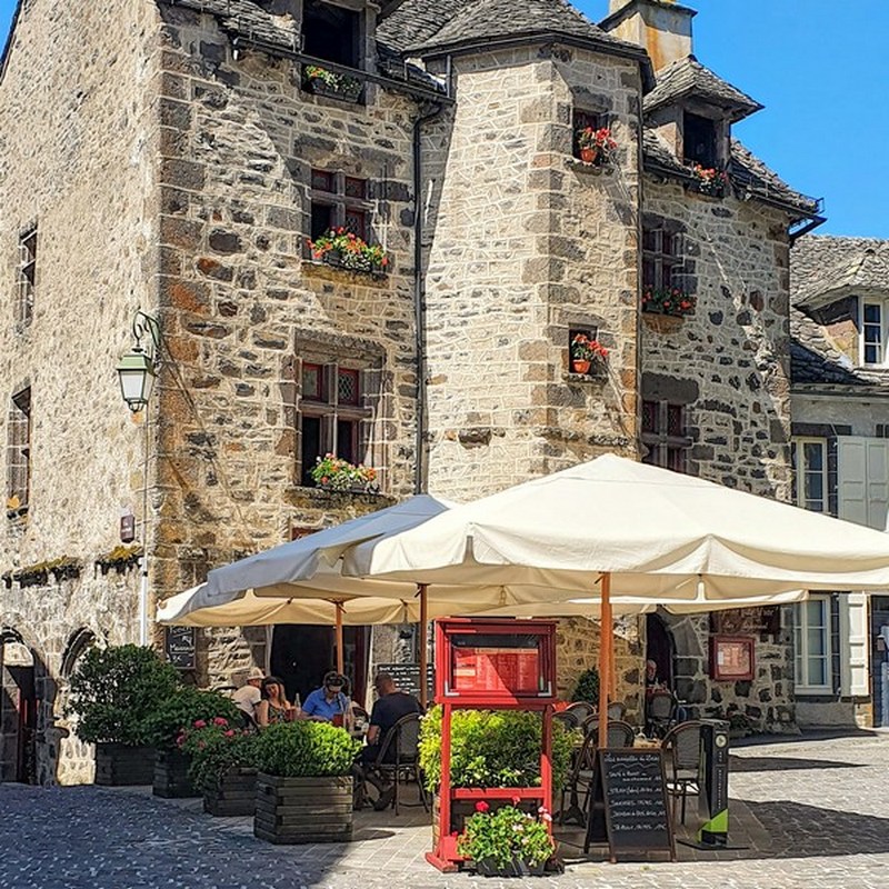 ESCAPADE A SALERS DANS LE CANTAL 8 Escapade à Salers dans le Cantal toits de lauze