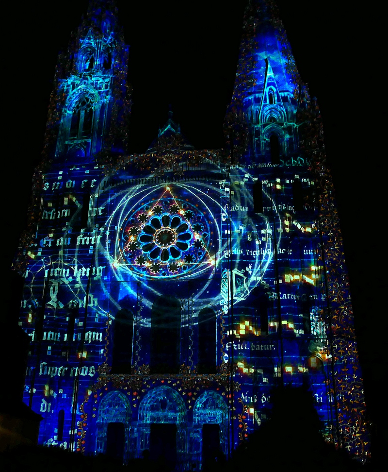 10 bonnes raisons de découvrir Chartres en lumières 5 Chartres en lumières 2018 escapades amoureuses