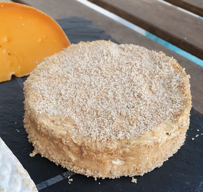 Gourmandises de nos régions de France. 2 camembert affiné au calvados gourmandises de nos régions EnFranceaussi