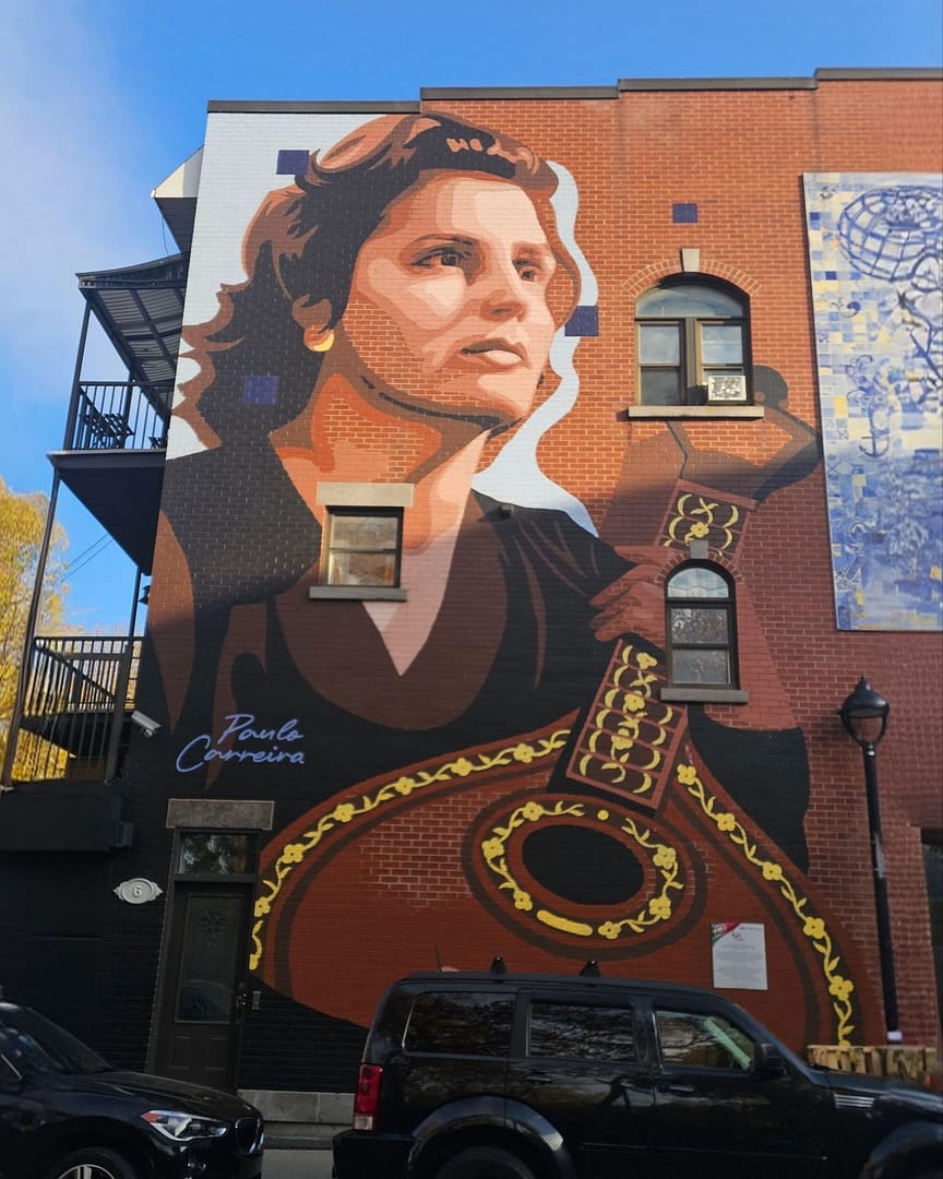 Le Plateau-Mont-Royal : Mon coup de cœur automnal à Montréal 4 Fresque murale d'une musicienne.